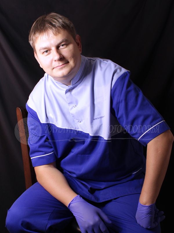 Гаврилов Василий Александрович — кандидат медицинских наук, врач-хирург, колопроктолог, флеболог, высшая категория, кандидат медицинских наук, стаж работы – 11 лет